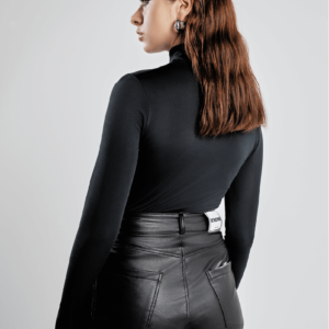 Long sleeve – Asymmetrical turtleneck – Black