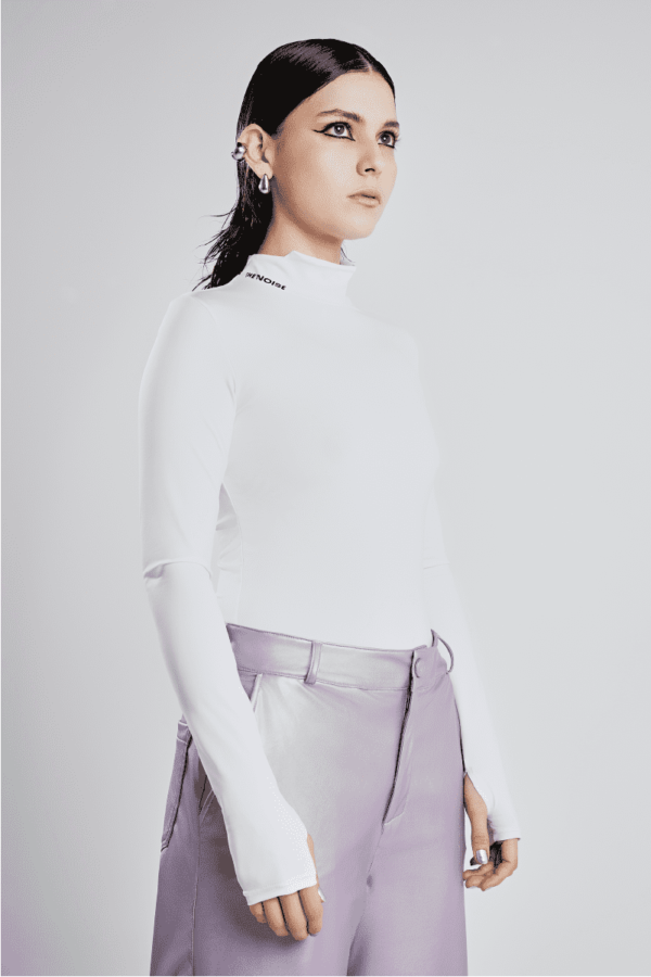 Long sleeve - Asymmetrical turtleneck - White